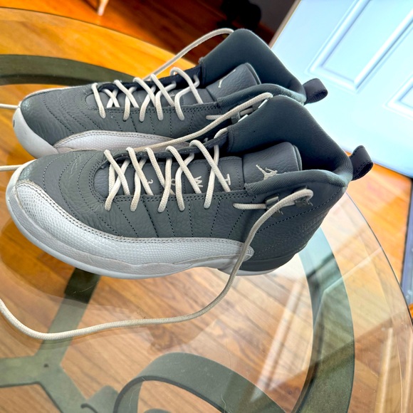 Jordan Size 5 Youth - Picture 1 of 3